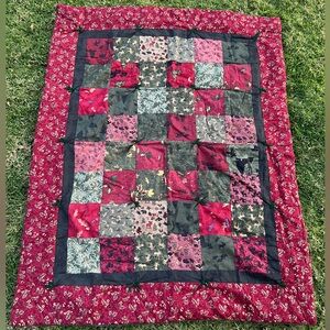Handmade Patchwork Vintage Tied Quilt Nature Bear Moose Leaves Cabin Mountain